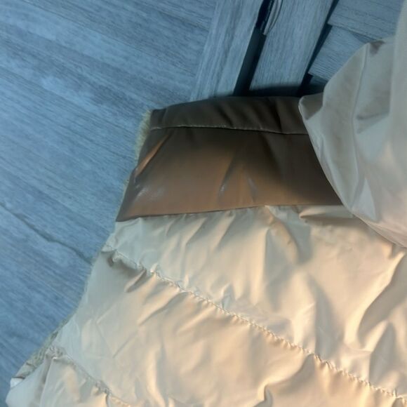 Zshow off white puffer vest with brown trim - Picture 7 of 8